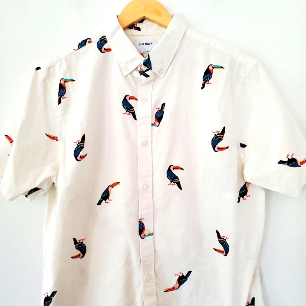 OLD NAVY Men L Ivory Colorful Toucan SS Button Up Shirt "Built In Flex" Tropical - Picture 13 of 14